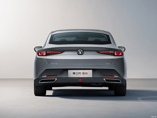 Changan Eado 2024 1.5T GDI Automático Buque insignia de gasolina Coche asequible 4 puertas 5 asientos