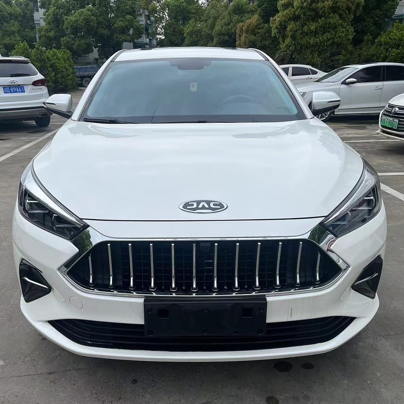 De segunda mano 2020 JAC J7 A5 1.5T 2WD Coche de segunda mano 5 puertas 5 asientos 50-80L Capacidad del tanque de combustible