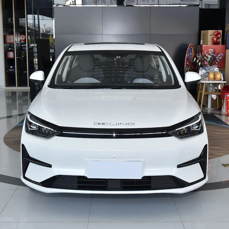 Beijing EU5 PLUS R500 Limousine eléctrico con alcance de 416KM y potencia total del motor de 120KW