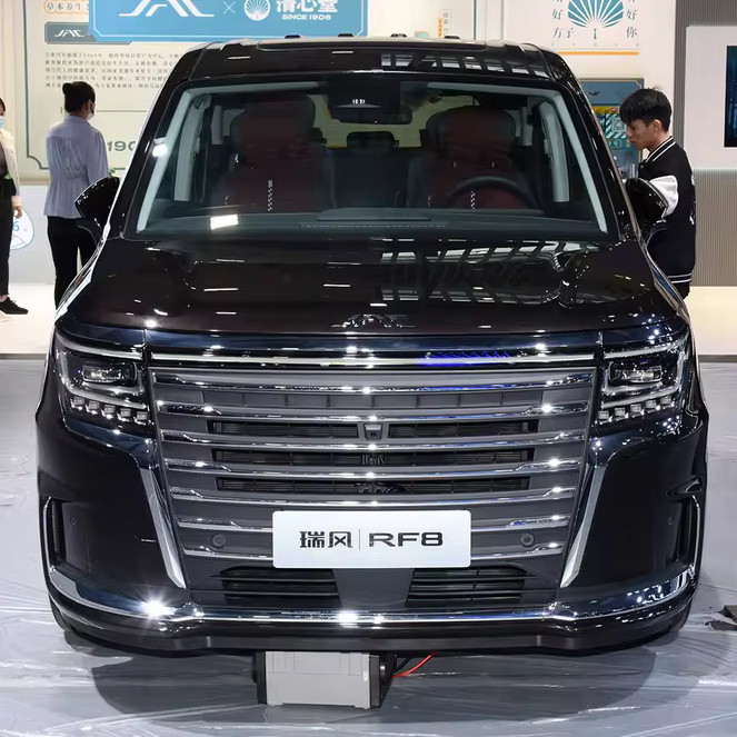 2024 JAC Ruifeng RF8 Smart Edition 2.0T Celular de combustible 5 puertas 7 asientos Vehículo insignia de gasolina
